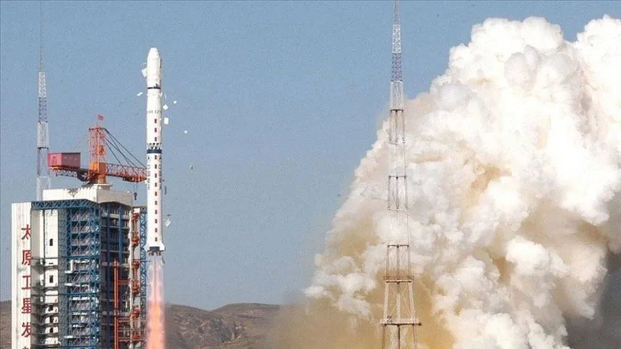 Çin, "Guovang" ağının parçası olacak internet uydularını fırlattı​​​​​​