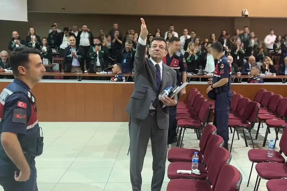 Siyasi yasak alan İmamoğlu duruşmada çıldırdı! Hakim zorla salondan çıkardı