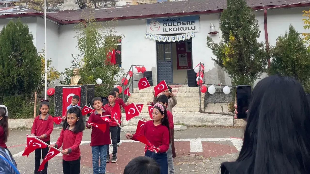 Güldere İlkokulu‘nda Cumhuriyet Bayramı Coşkusu: Renkli Etkinliklerle Kutlandı