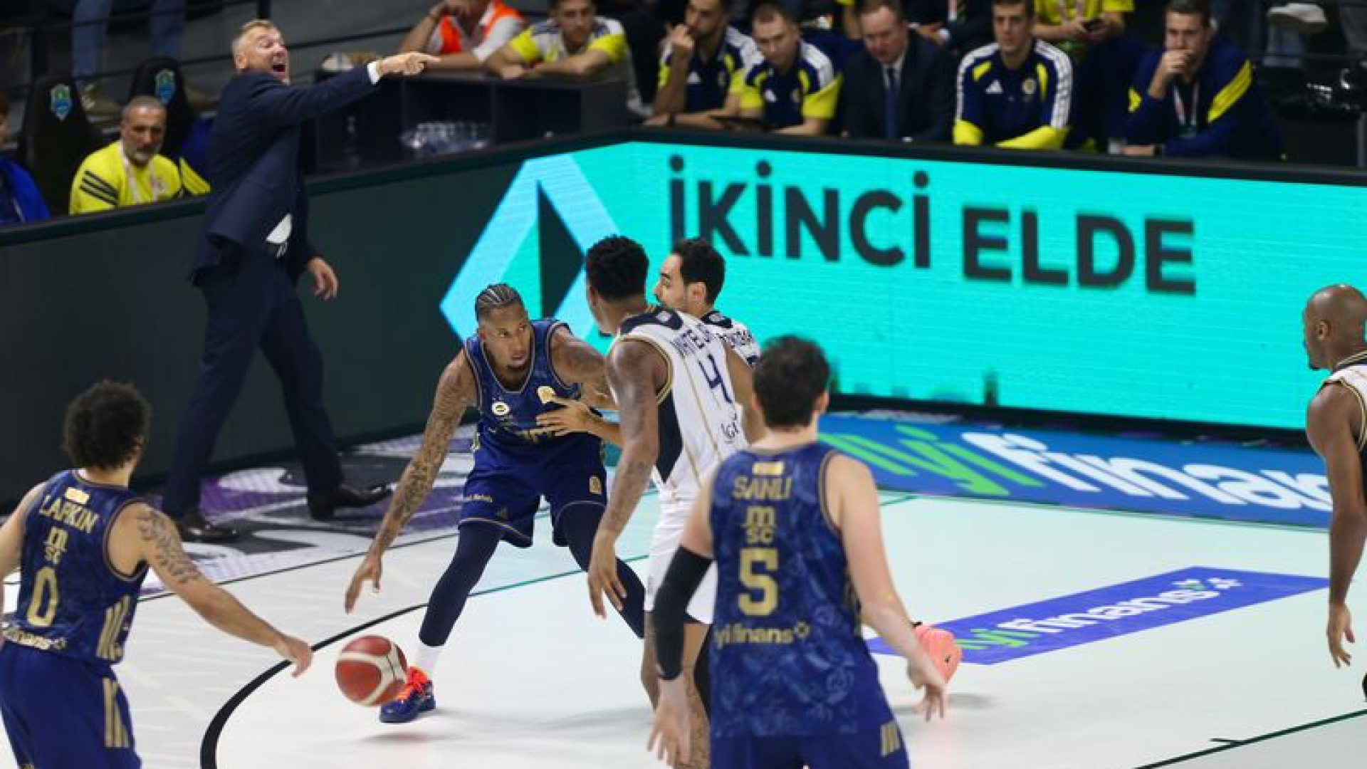 Fenerbahçe Tarfin deplasmanda rahat kazandı