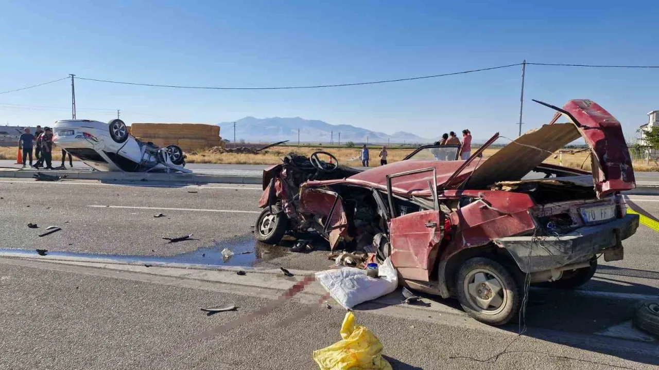 Karaman’da feci kaza: 2’si çocuk 6 yaralı