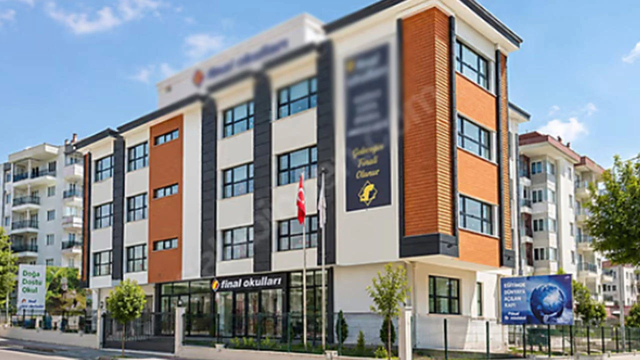 Okullar öğrencisi ile birlikte satışta