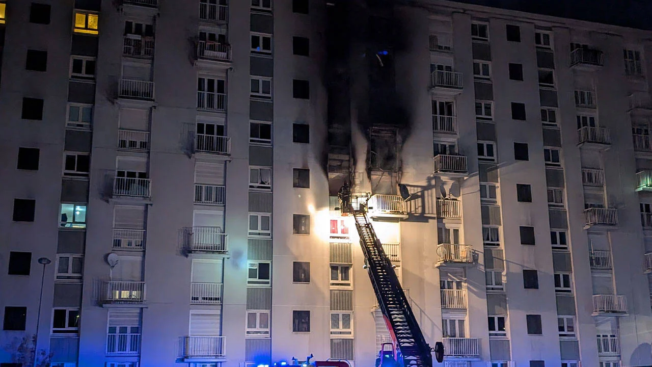 Fransa’da apartmanda yangın: 25 kişi yaralandı