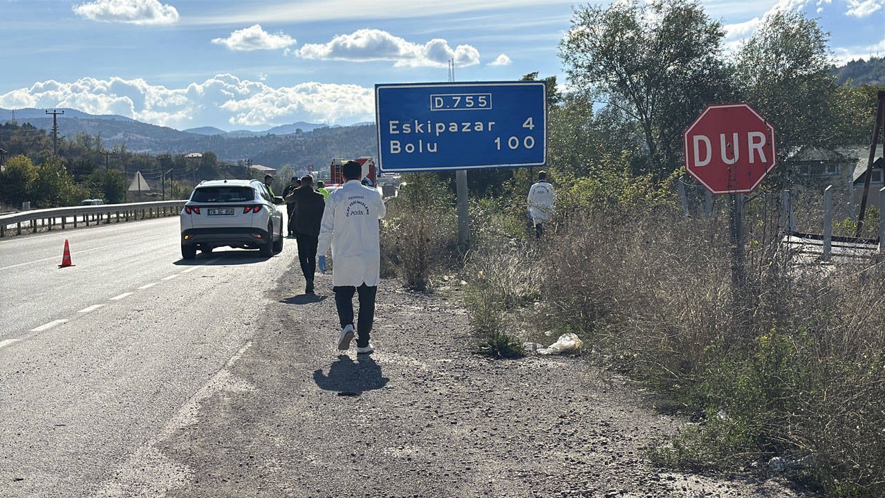 Karabük'te hafif ticari araç devrildi: Sürücü ağır yaralandı, eşi hayatını kaybetti