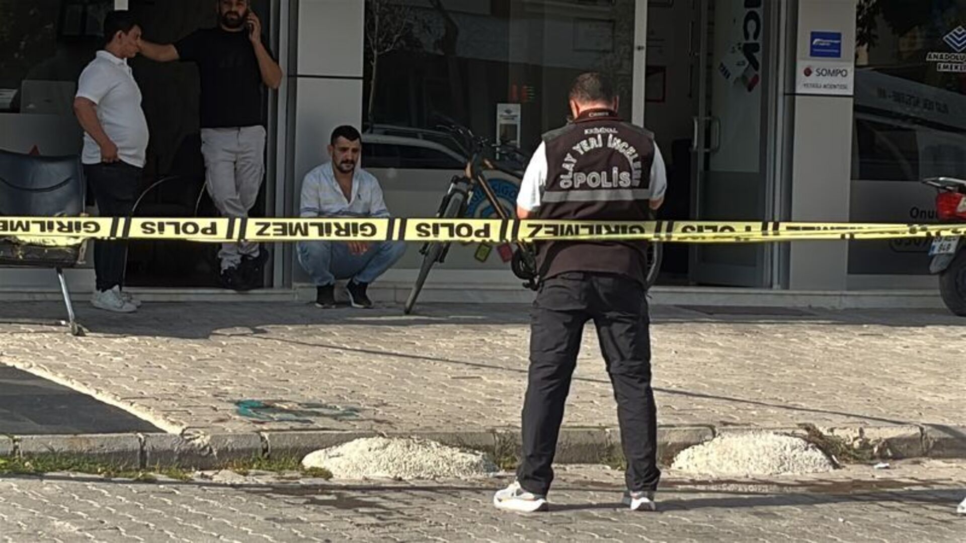Balkonda çay içerken düştü