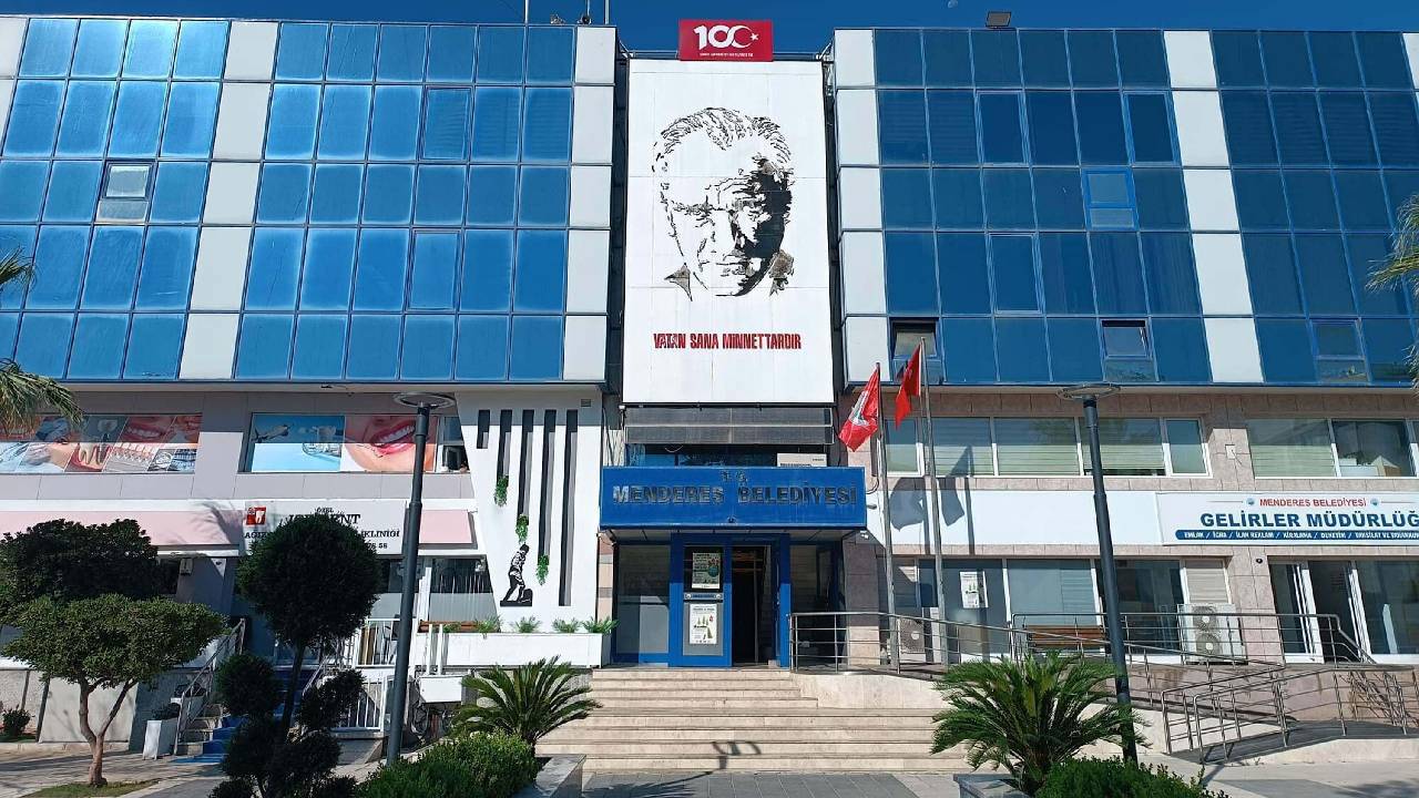 Menderes Belediyesi'ne ikinci dalga operasyon: 7 tutuklama