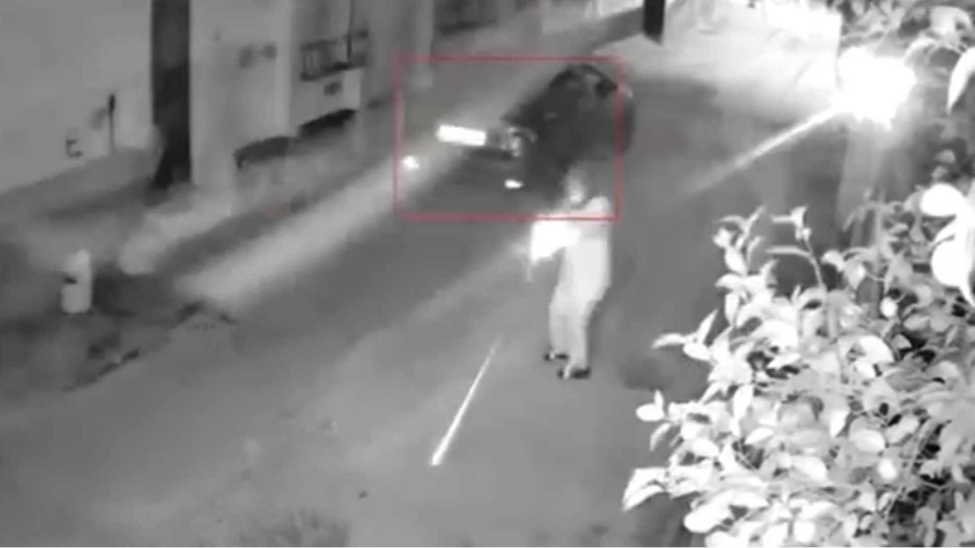Kaskla geldi, dehşet saçtı!