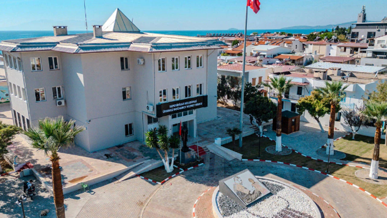 Seferihisar Belediyesi soruşturmasında yeni gözaltılar: Başkan ve yardımcısının şoförleri de alındı