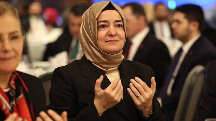 Fatma Betül Sayan Kaya AKP'den ihraç edildi