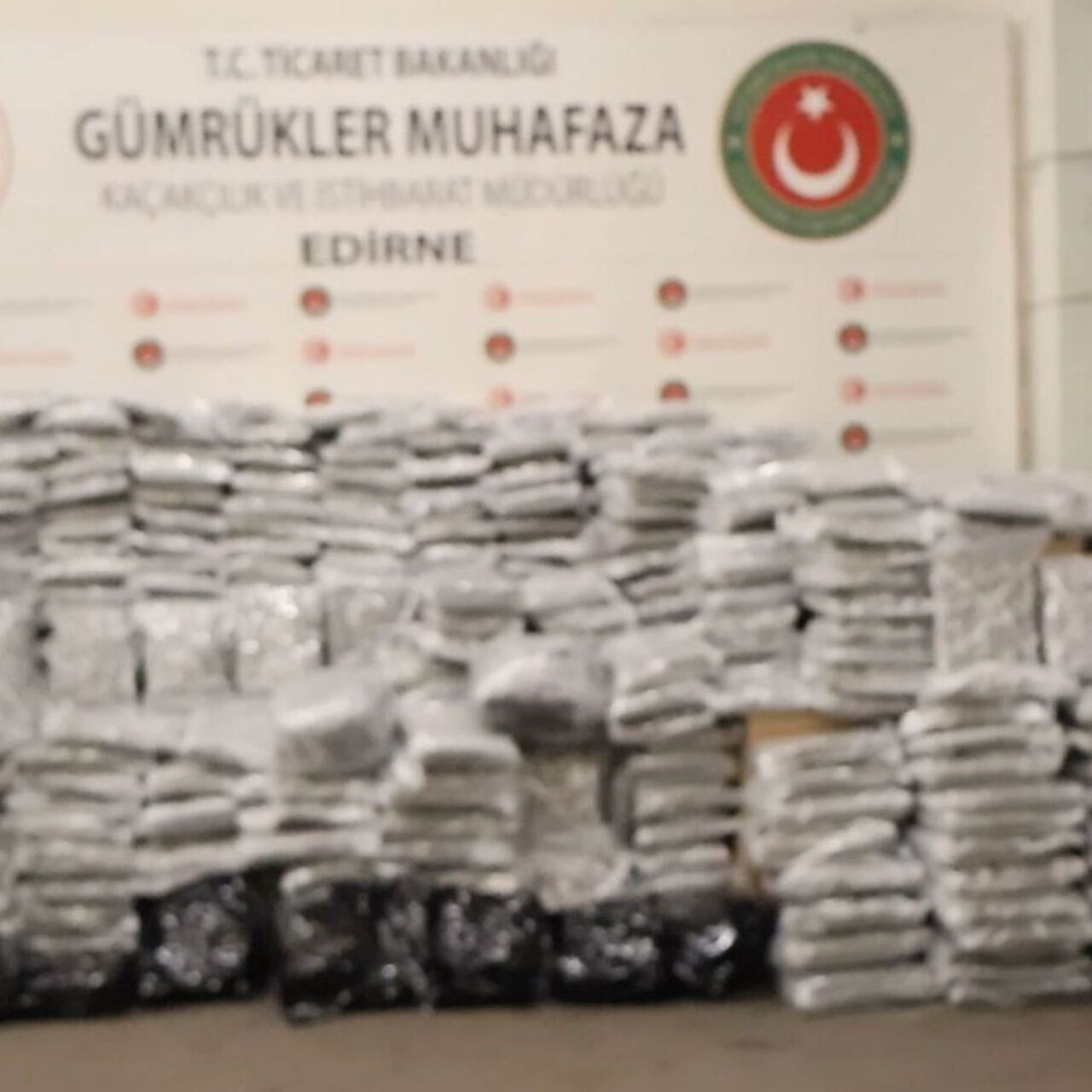 810 kilogram esrar ele geçirildi