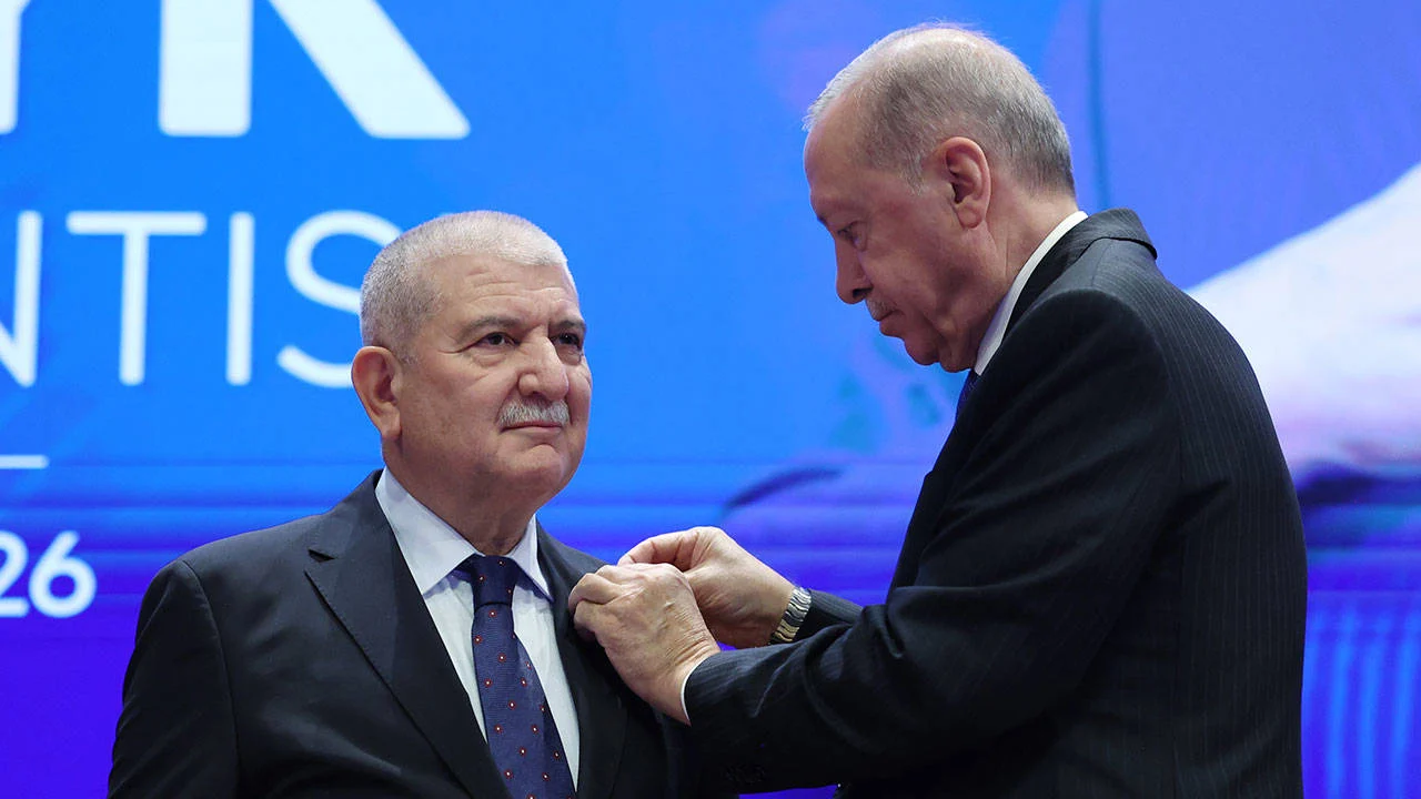 Bir milletvekili daha AKP'ye katıldı