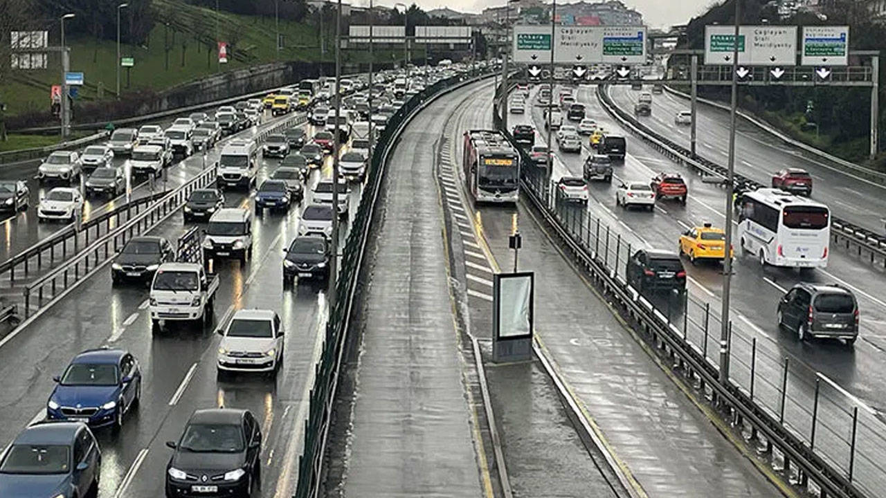 İstanbul'da trafik yoğunluğu yüzde 89'a ulaştı