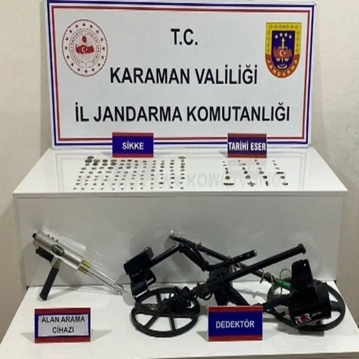 Karaman’da jandarmanın denetimlerinde tarihi eser ve kaçak ürünler ele geçirildi: 20 tutuklama