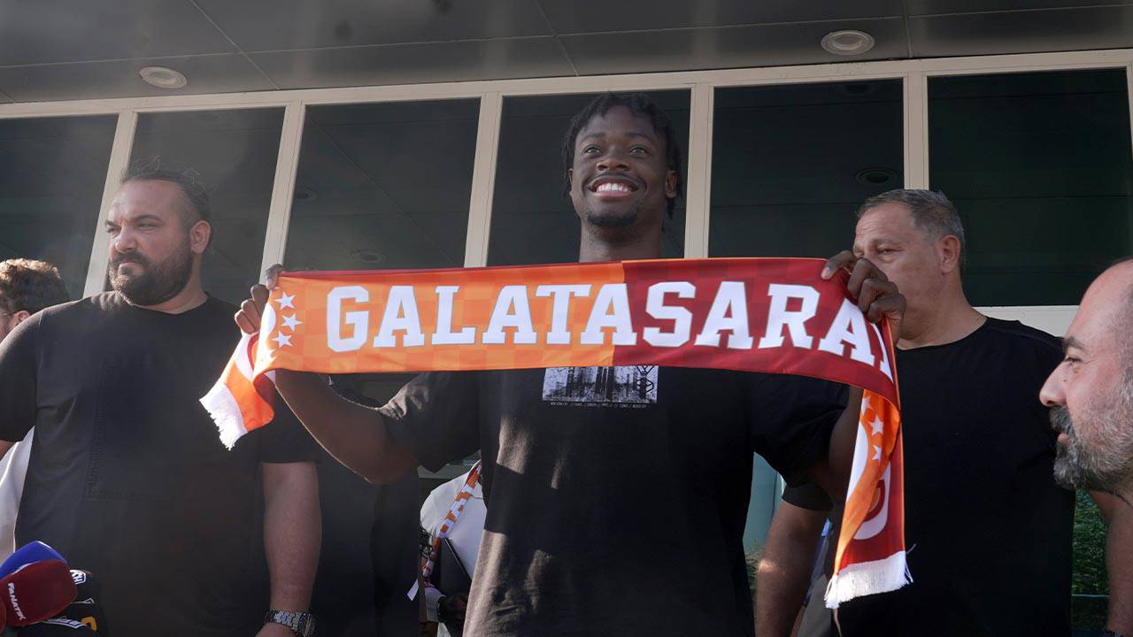 El Chadaille Bitshiabu, Galatasaray için İstanbul’a geldi