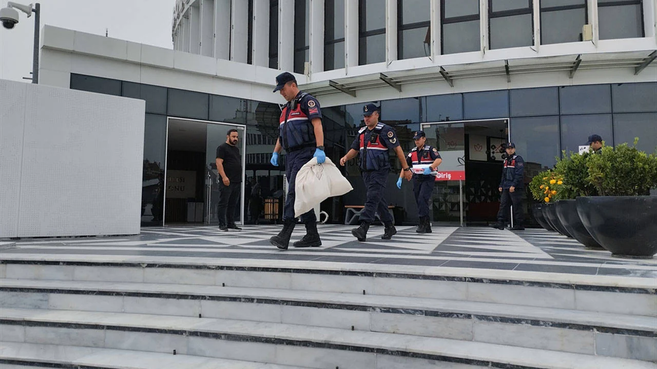 Bolu Belediyesi'ne operasyon: Belediye Başkan Yardımcısı Özdemir dahil 4 isim adliyeye sevk edildi