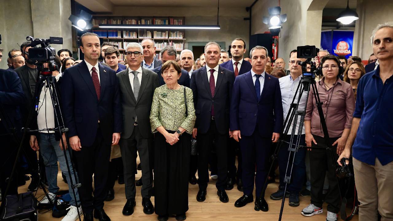 İBB Cumhuriyet Tarihi Araştırmaları Merkezi, Zafer Toprak Arşivi'yle açıldı