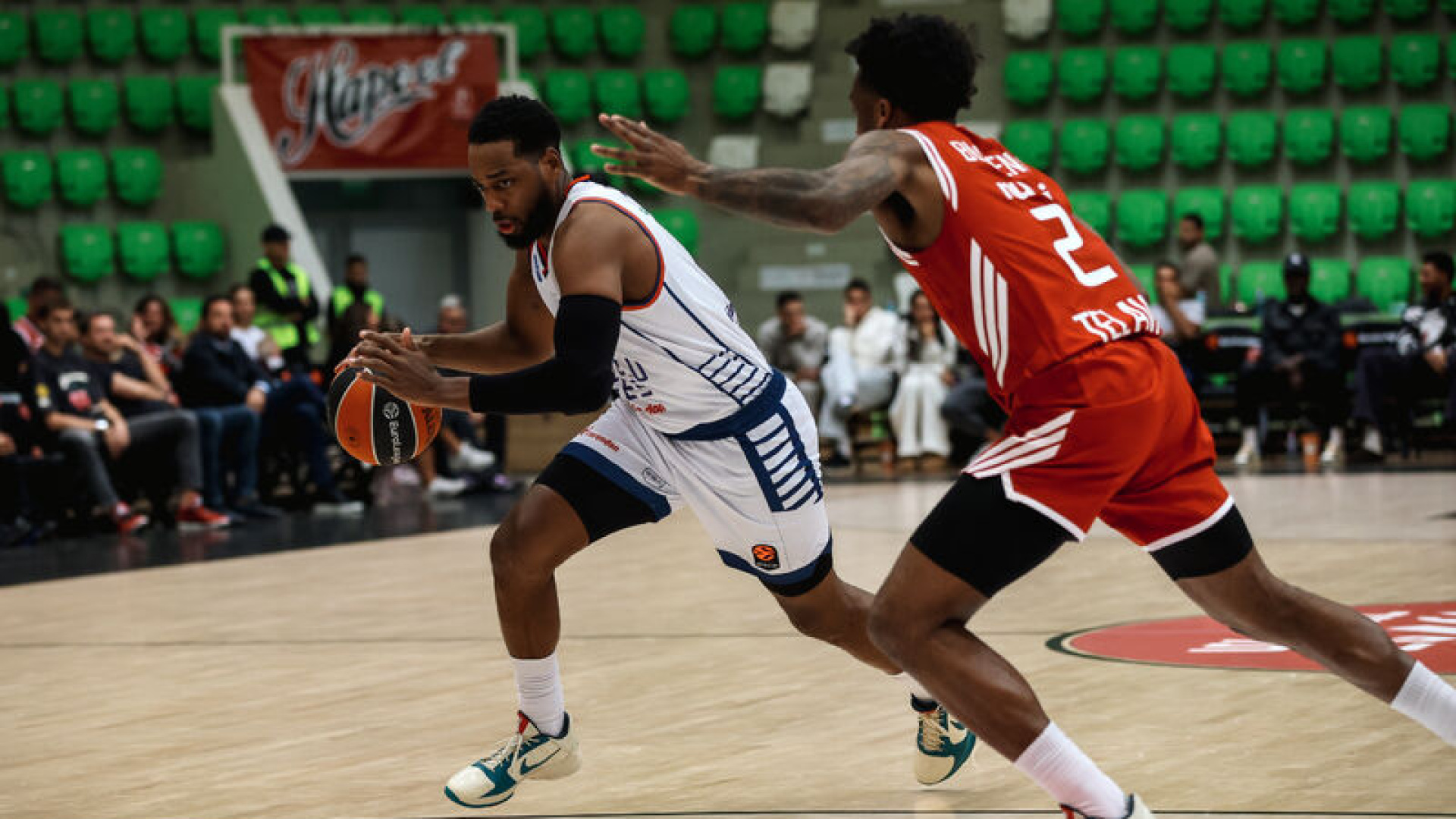 Anadolu Efes, Tel Aviv'e mağlup!