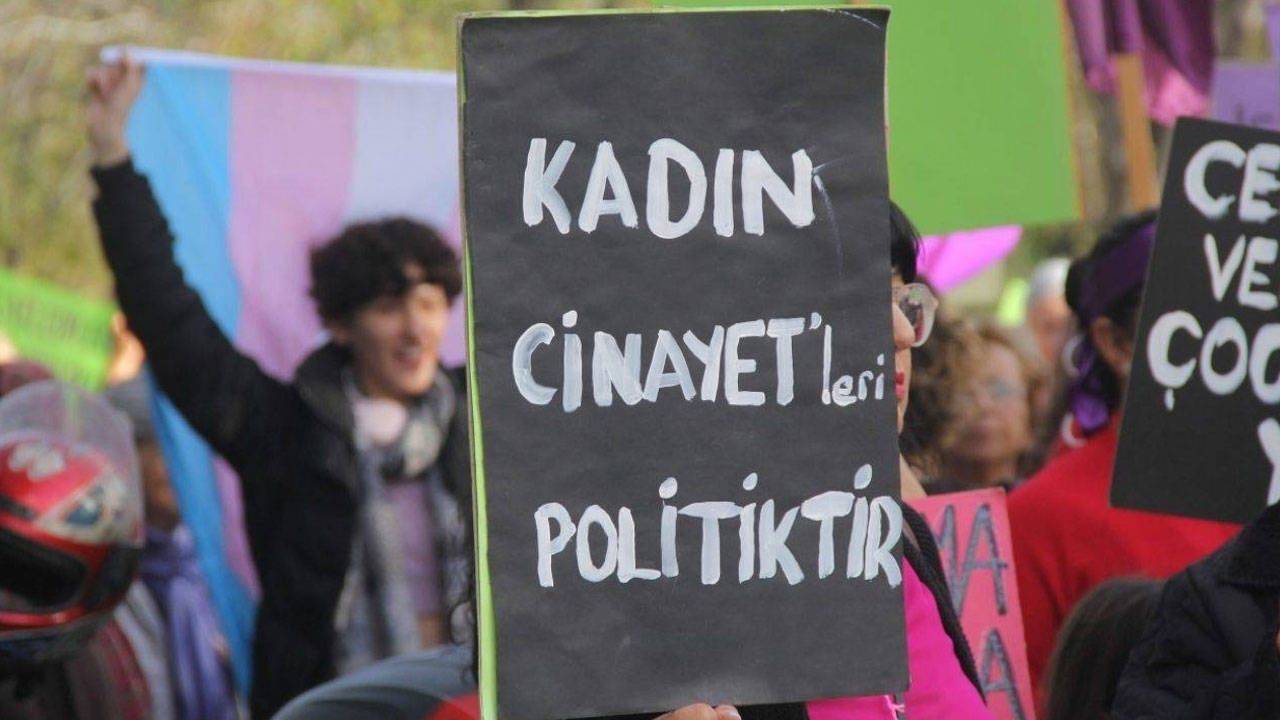 İki kadını evli oldukları erkekler öldürdü