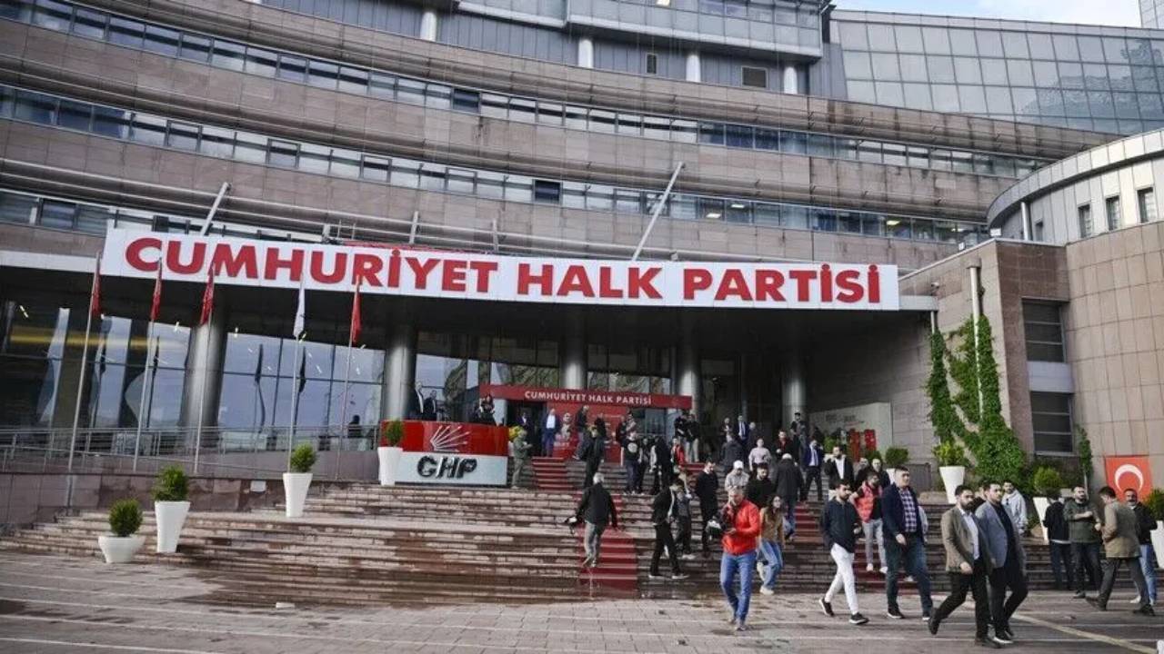 CHP'de genel başkanlık için 6 aday