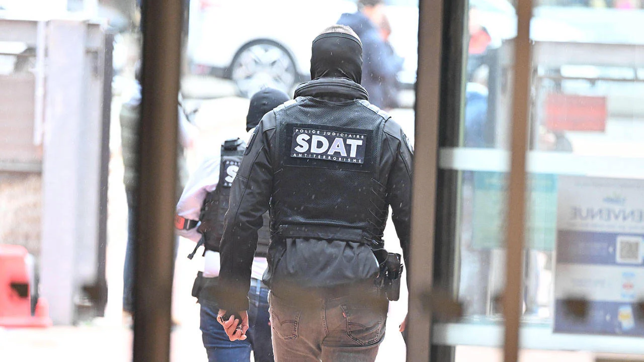 Fransa'da ırkçı saldırı şüphelisi hakkındaki gözaltı kararı kaldırıldı