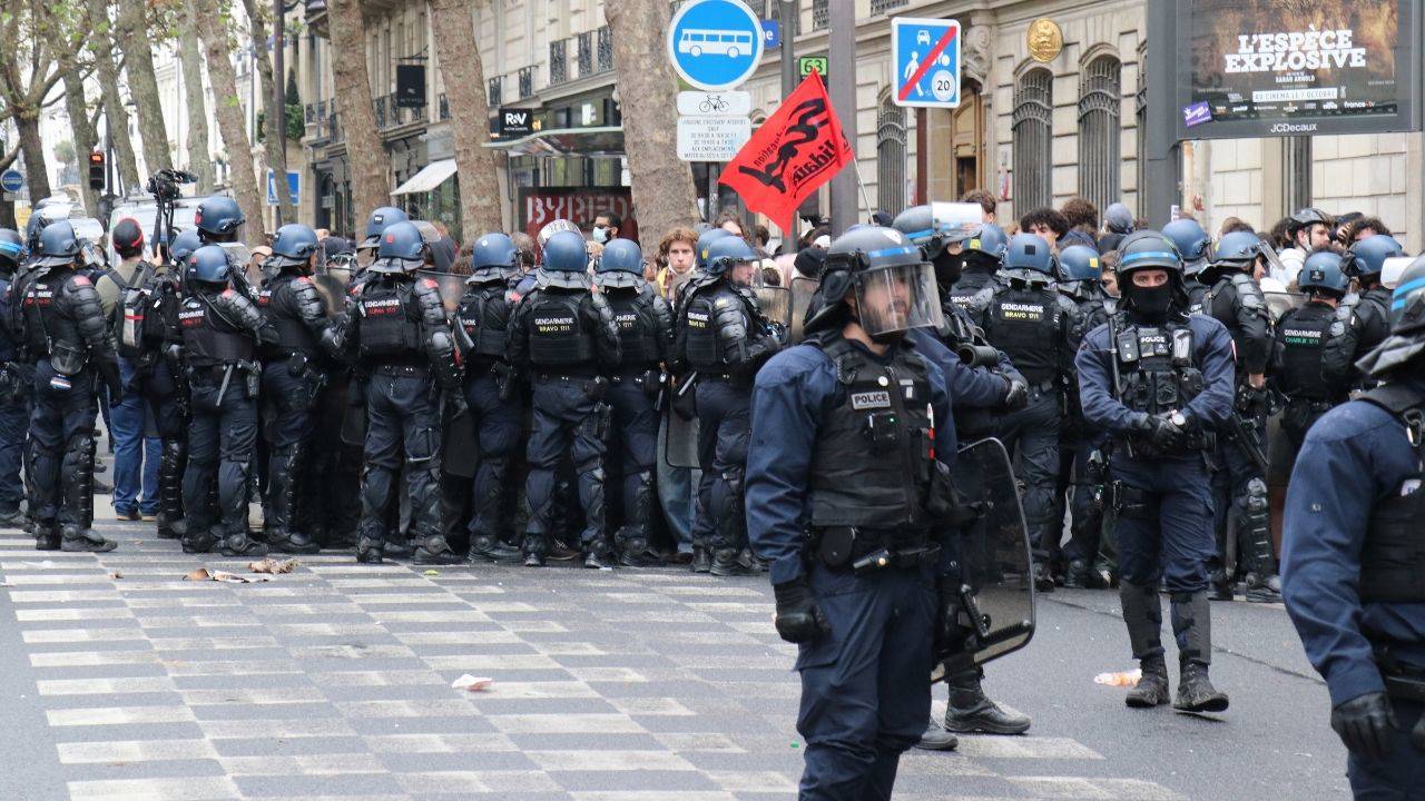 Fransa'da lise eylemleri: Polis hakkında cinsel şiddet şikayeti