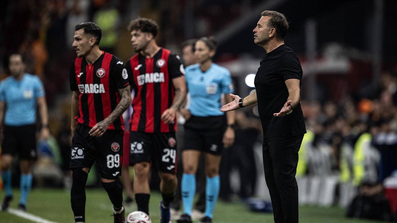 Okan Buruk'tan transfer mesajı: “Bu hafta en az bir oyuncu getirmemiz gerekiyor”