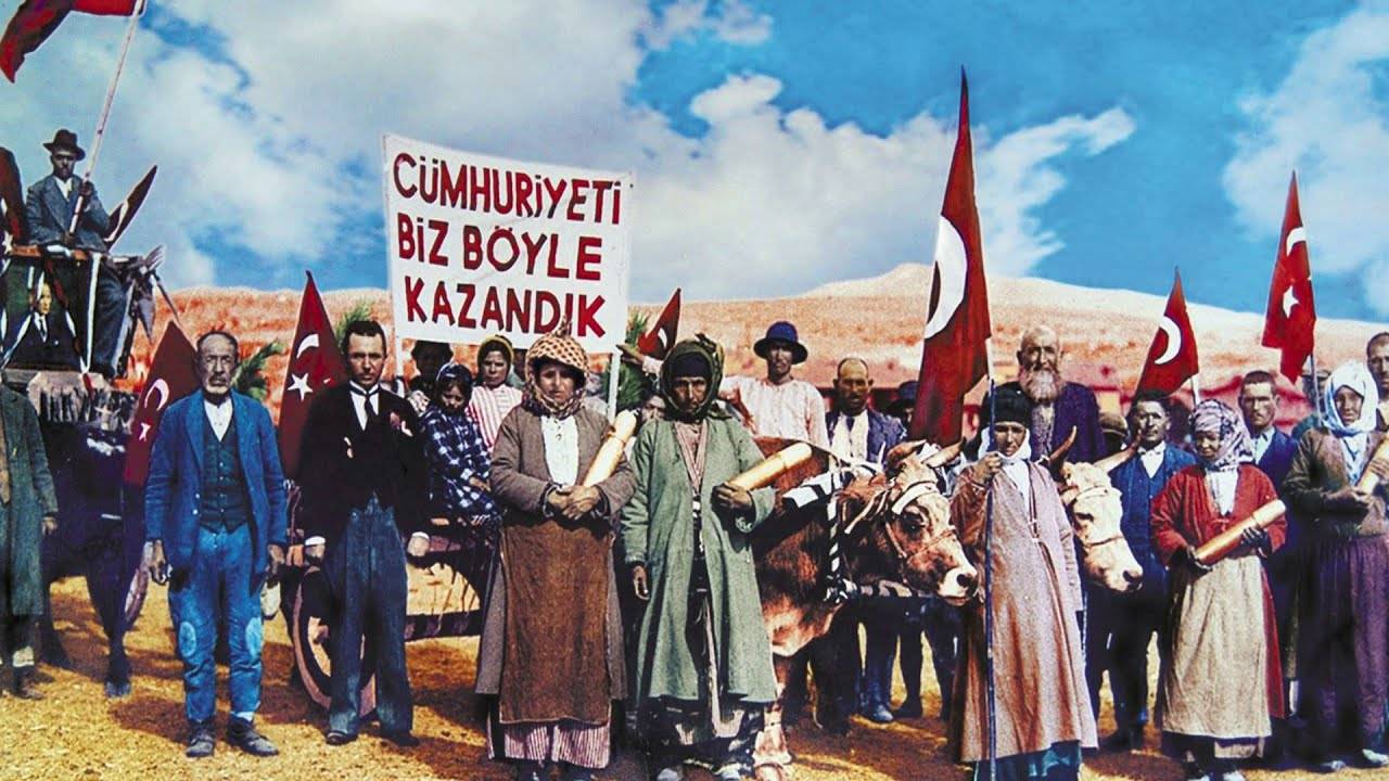 SOL Parti: "Cumhuriyet’i, onun için mücadele edenleri, Mustafa Kemal Atatürk’ü ve Anadolu halkını selamlıyoruz"