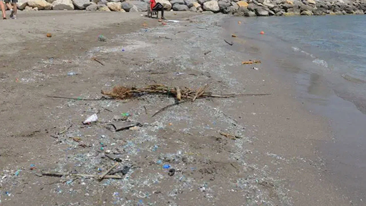 Akdeniz’de mikroplastik alarmı: ‘Devam ederse turizm yüzde 100 sekteye uğrar’