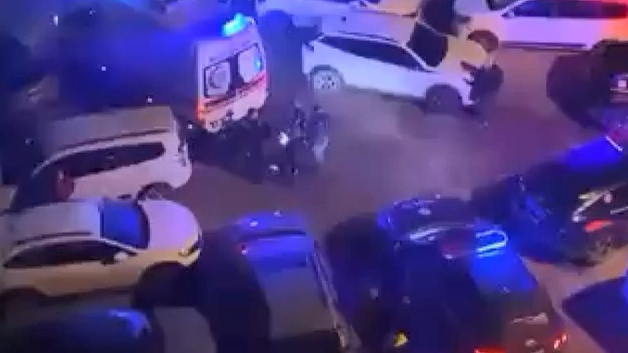 Zeytinburnu'nda polise ateş açan şüpheli bacağından vuruldu