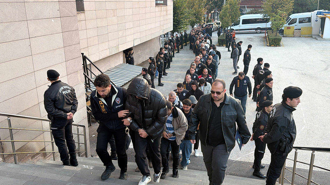 Eskişehir merkezli yasa dışı bahis operasyonu: 78 kişi tutuklandı