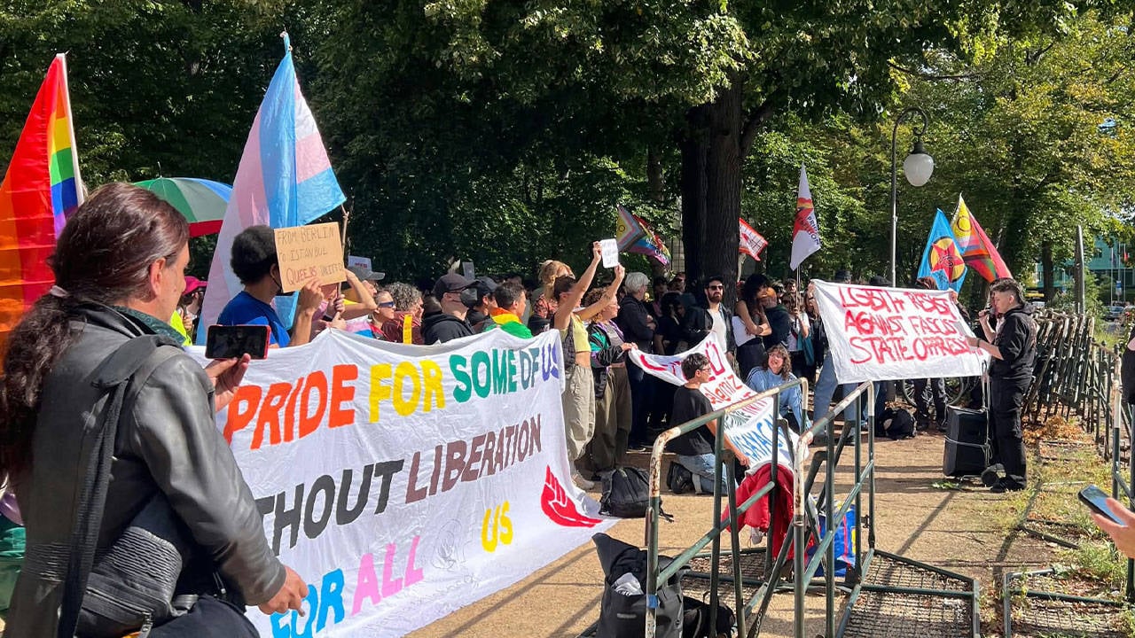 Türkiye’de LGBTİ+’lara yönelik operasyonlara Berlin’den tepki