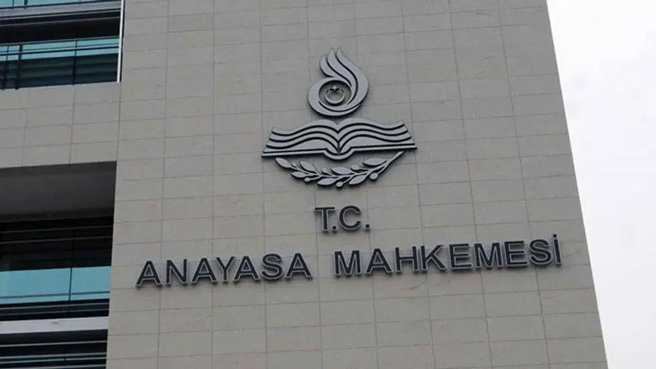 AYM'den, cezaevinde sarı-kırmızı-yeşil bileklik için ifade özgürlüğü kararı