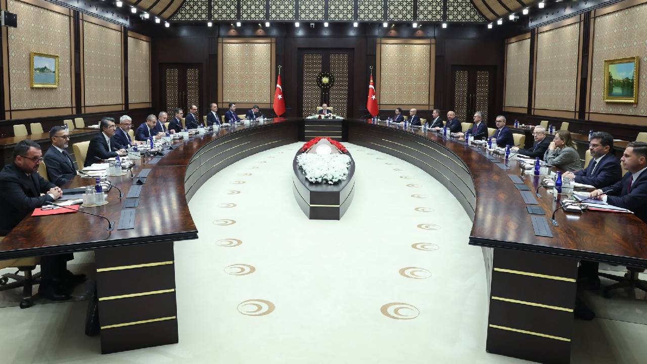 İletişim Başkanlığı "fon krizi" toplantısında alınan kararları açıkladı