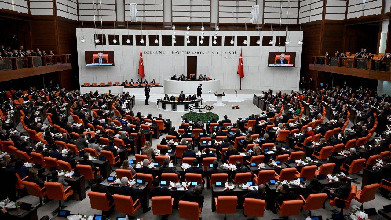 TBMM'de yeni yasama yılı başladı: Erdoğan kürsüye geldi, YENİ Parti salonu terk etti