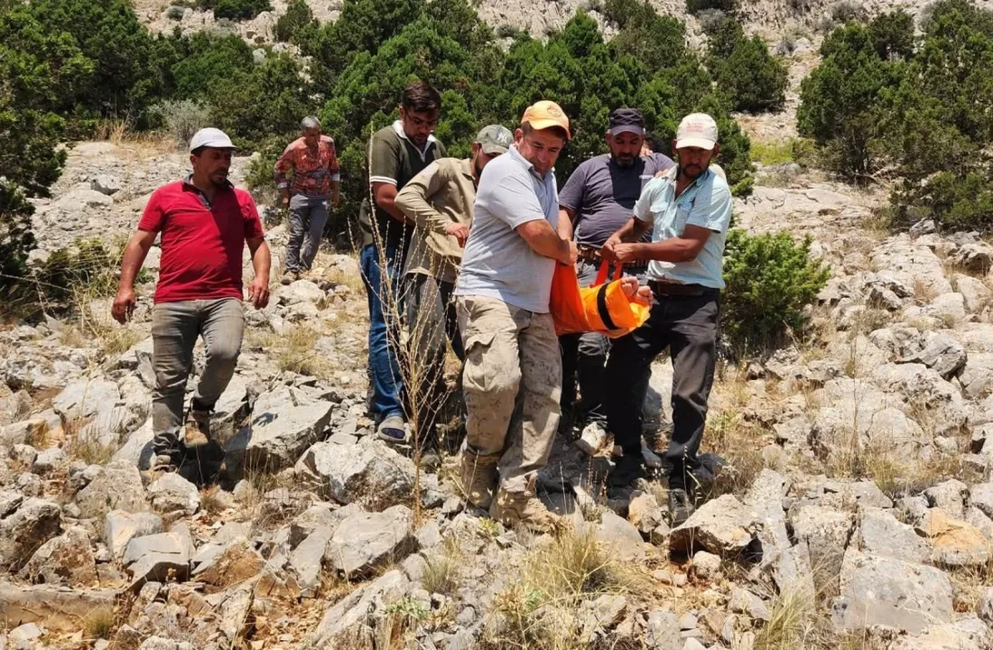 Karaman’da kayalıklardan düşen avcı yaralandı