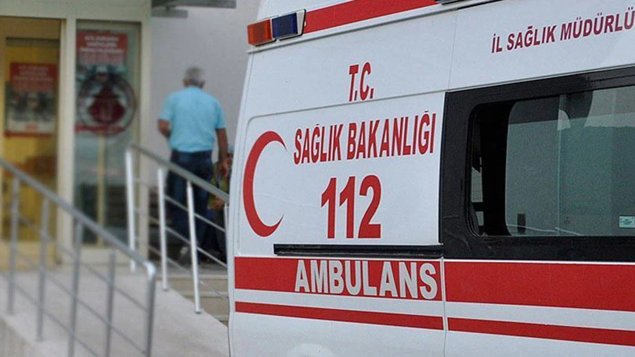 Sultangazi'de 'laf atma' tartışması bıçaklı kavgaya dönüştü: 1 ölü 2 yaralı