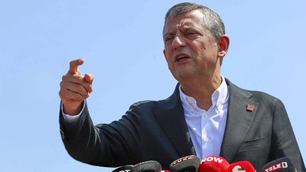 Özgür Özel, Ahmet Taner Kışlalı anmasına katıldı