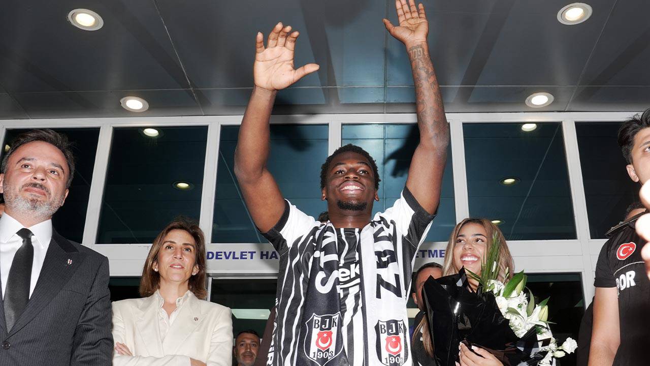 Ernest Poku İstanbul’a geldi: Forma numarası belli oldu