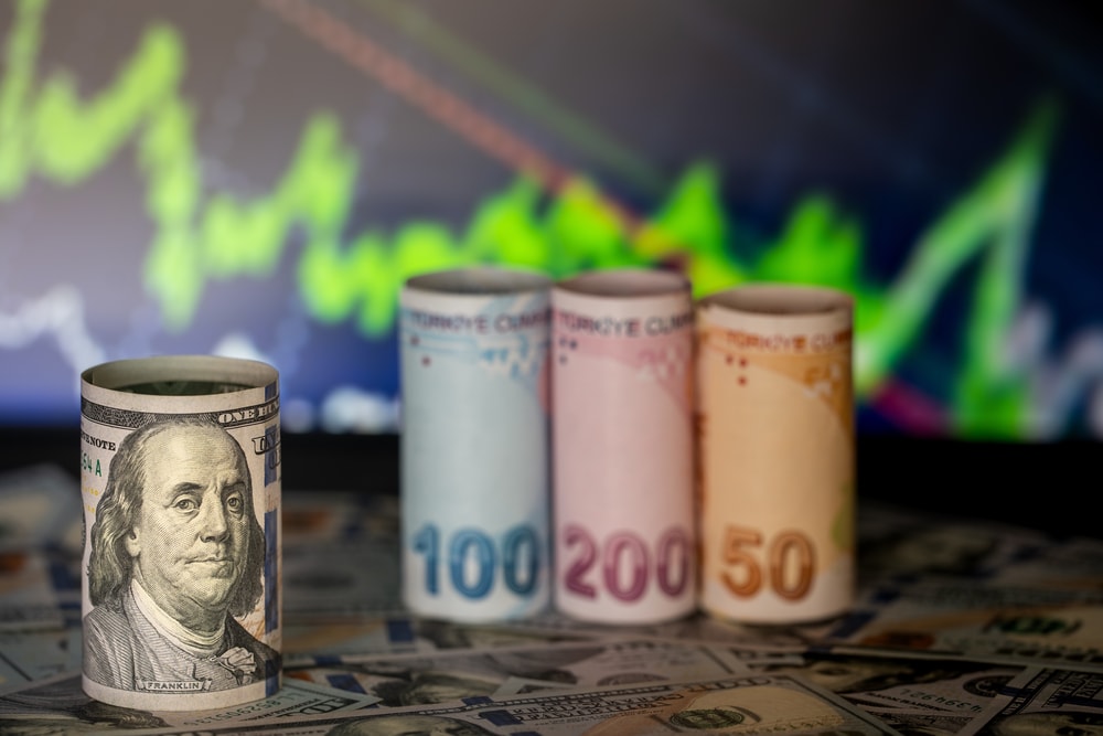 Dolar/TL'de yükseliş durmuyor: Yeni rekor geldi