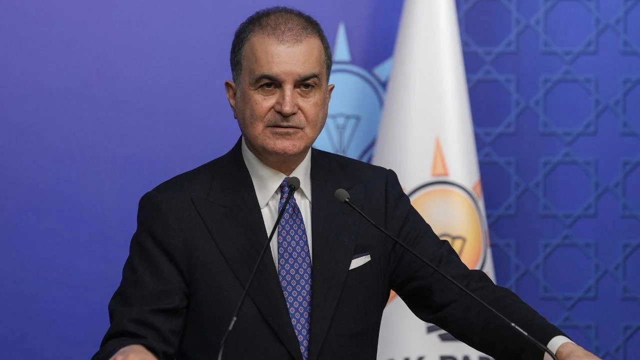 AKP Sözcüsü Çelik'ten YENİ Parti'nin Erdoğan protestosuna tepki: 'Saygısızlık' olduğunu savundu