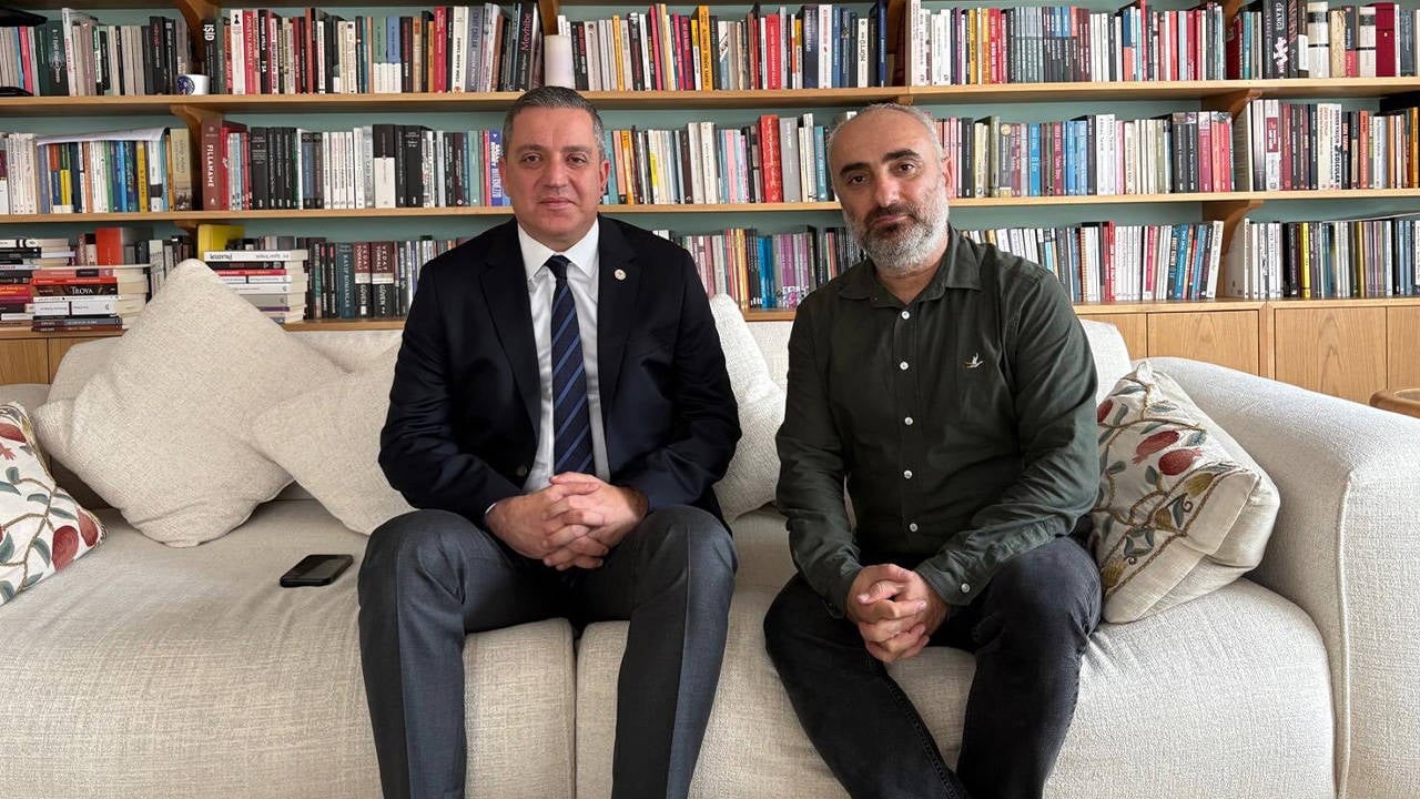 TBB Başkanı Sağkan'dan, ev hapsindeki gazeteci İsmail Saymaz'a ziyaret
