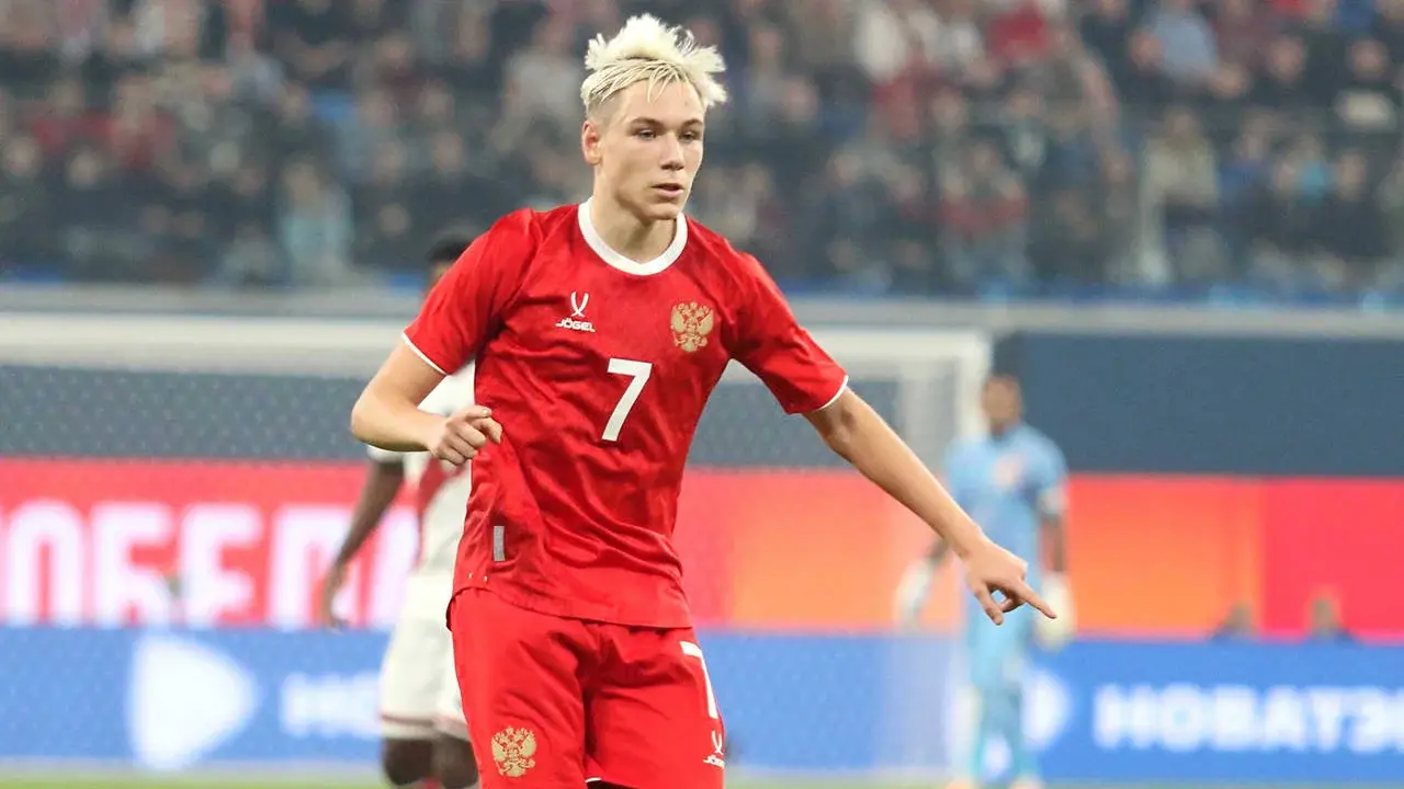 Galatasaray, Aleksey Batrakov transferini bitirdi: Bugün İstanbul'a gelecek