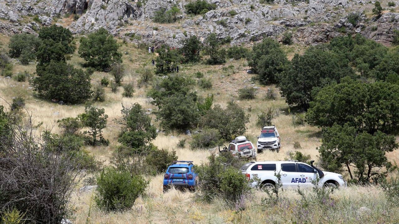 Çorum'da bir kişi define aramak için girdiği mağarada öldü: 4 gözaltı