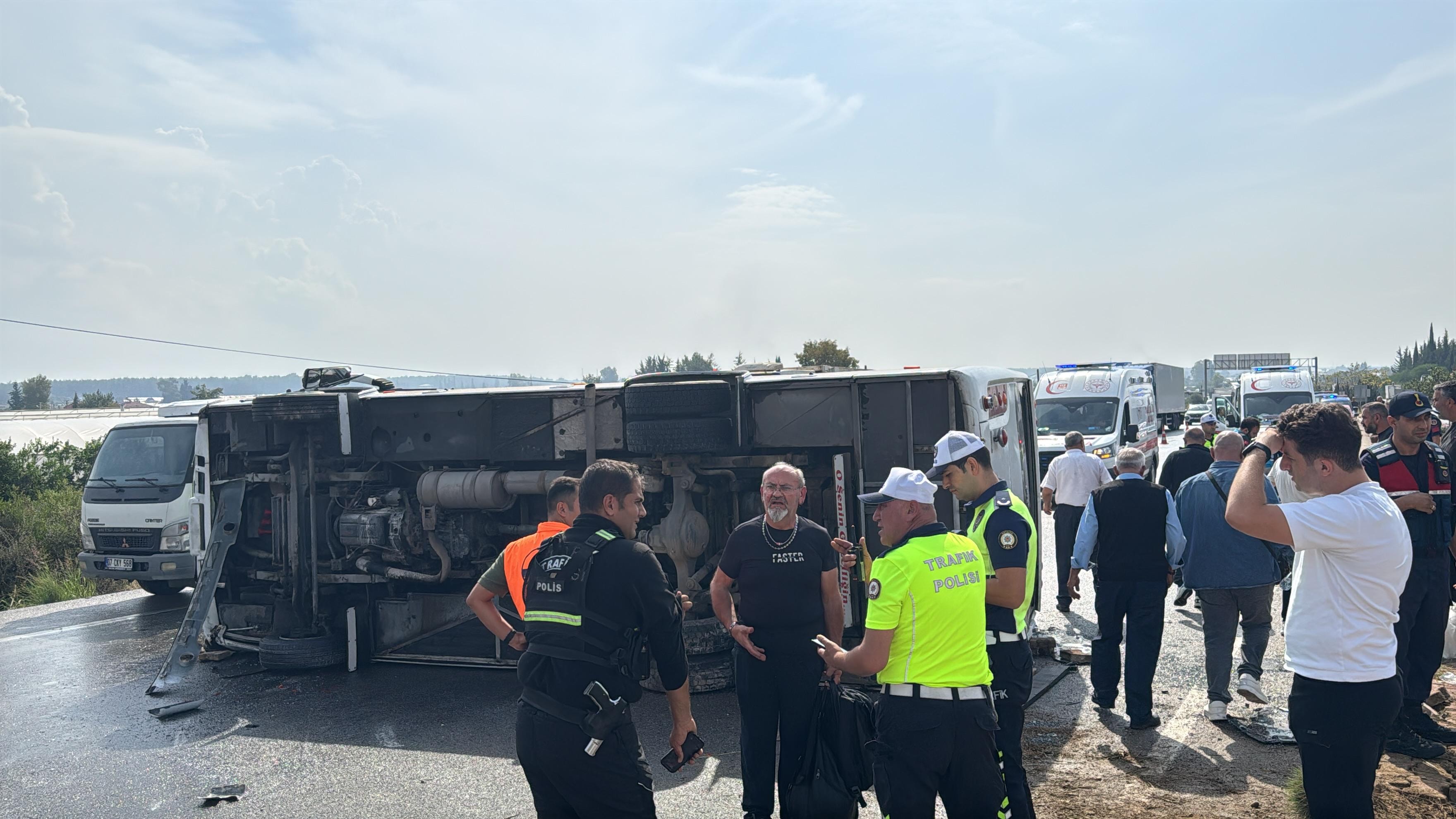 Son dakika... Antalya-Isparta karayolunda otobüs devrildi: Yaralılar var