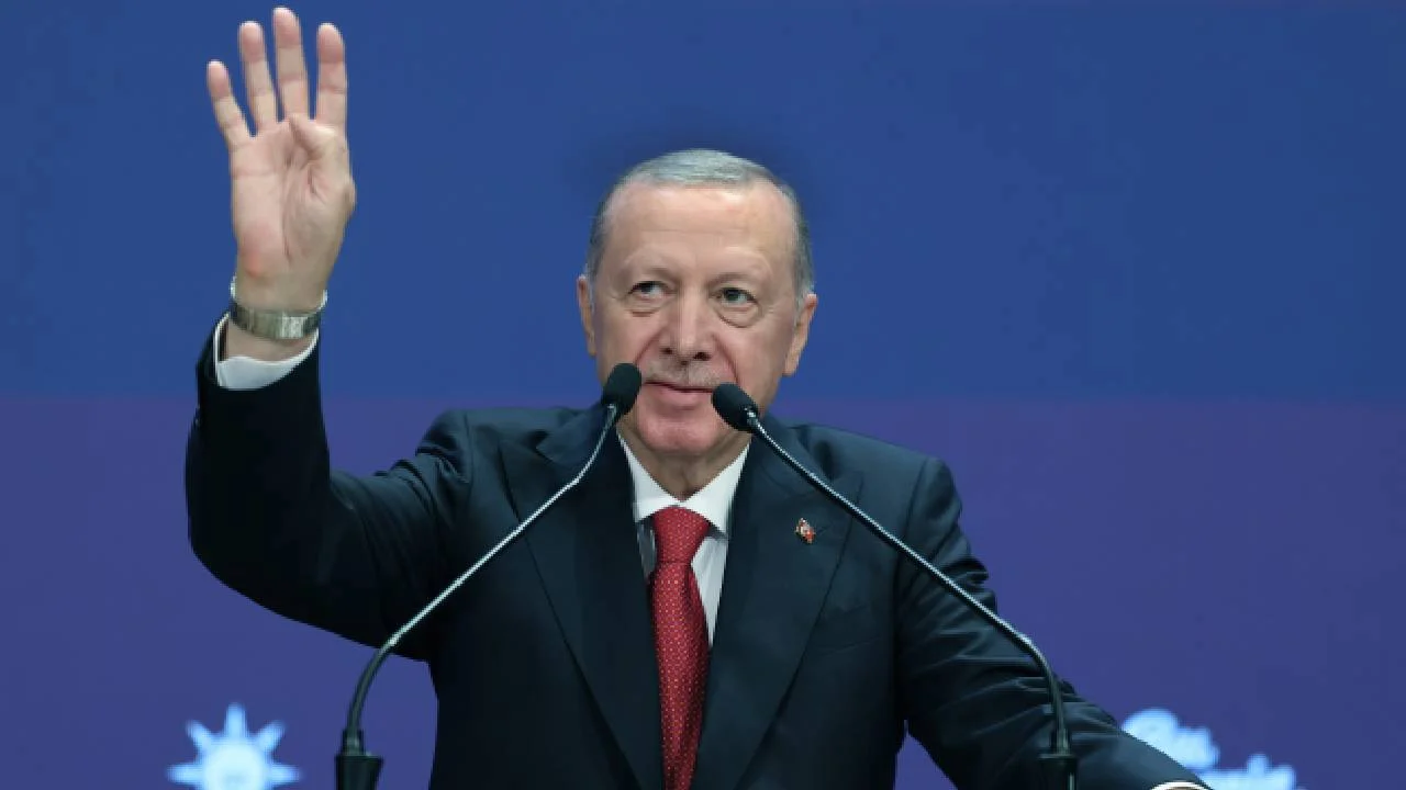 Erdoğan fon krizine dair konuştu: "Münferit örneklerden hareketle adı ak olan bu hareketi lekelemek için her yolu deniyorlar"