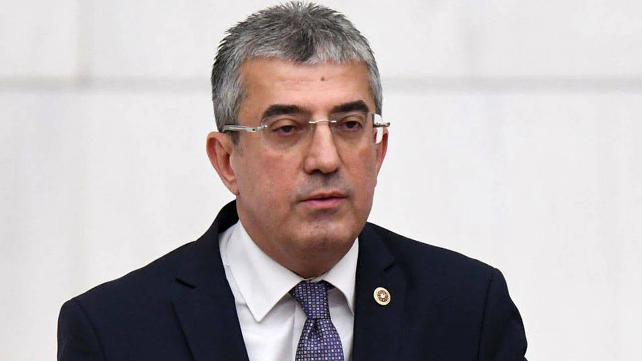 YENİ Parti'den Mersin'deki operasyonlara tepki: Suçüstü yakalanan iktidarın gündem değiştirme hamlesi
