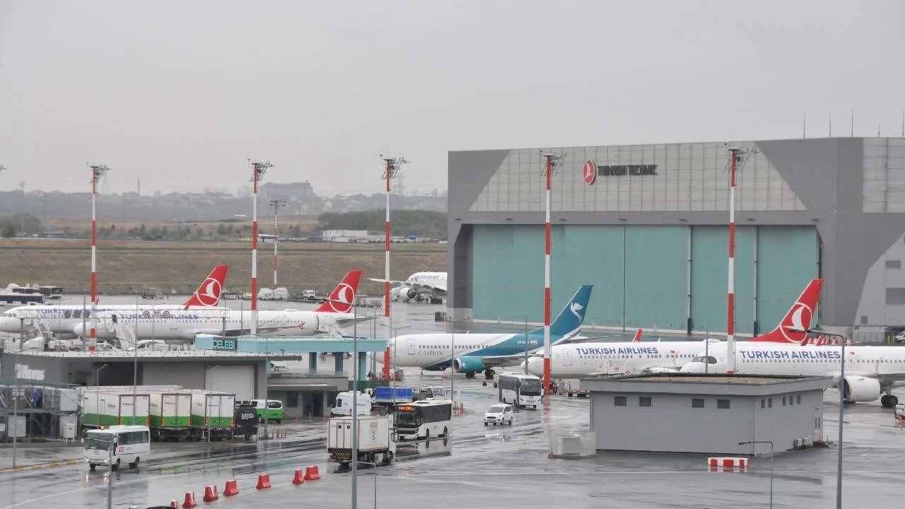 Borçlarından dolayı haciz konmuştu: Haczi kaldırılan İran uçağı İstanbul'dan havalandı