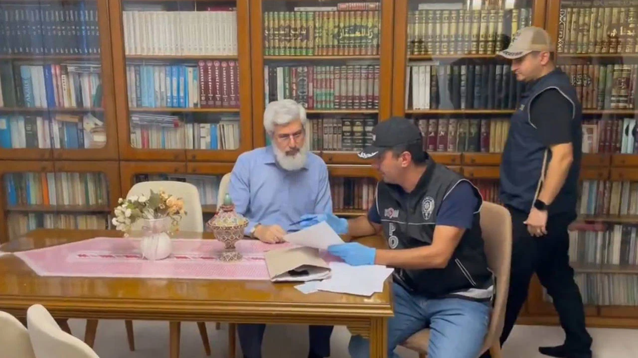 Alparslan Kuytul soruşturması: Kayyum atanan şirketler arasında ünlü börek markası da yer alıyor