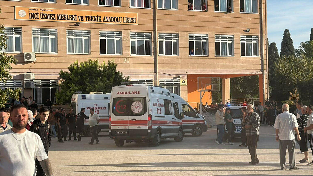 Manisa'da okula silahlı saldırı: En az 8 kişi yaralandı, saldırgan gözaltına alındı