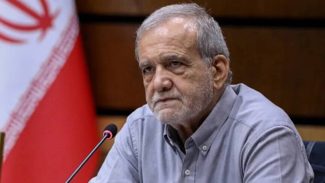 İran Cumhurbaşkanı'ndan Hürmüz Boğazı açıklaması: ABD mutabakata dönerse açılacak
